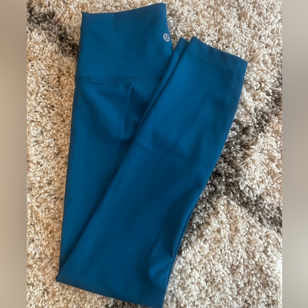 Lululemon Wunder Train High Rise Tight 25” Size 4 Capri